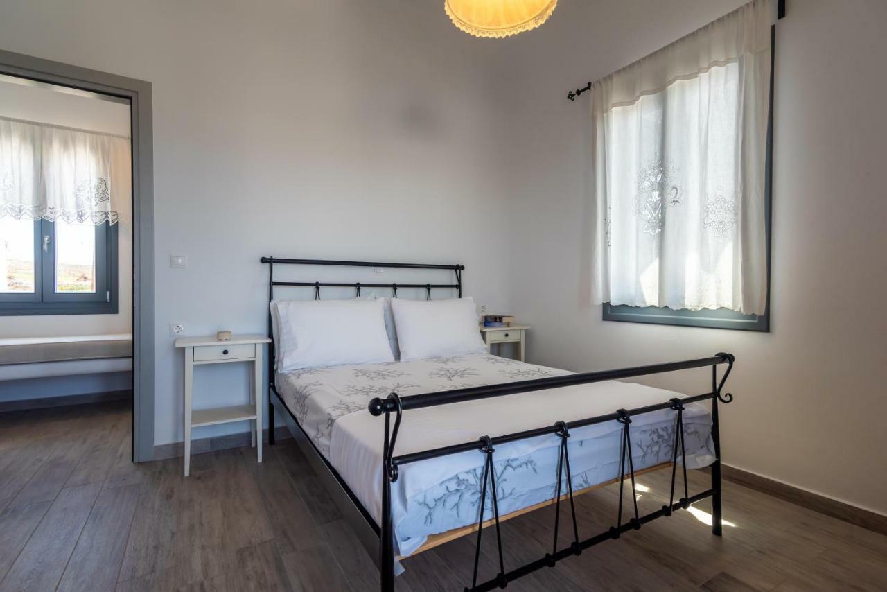 Milian Suite Adamantas  Luaran gambar