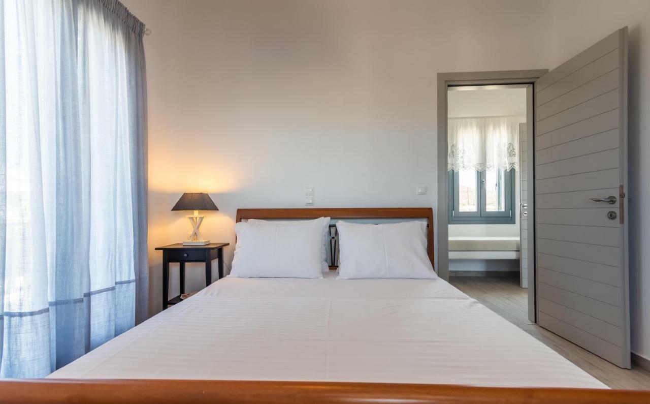 Milian Suite Adamantas  Luaran gambar