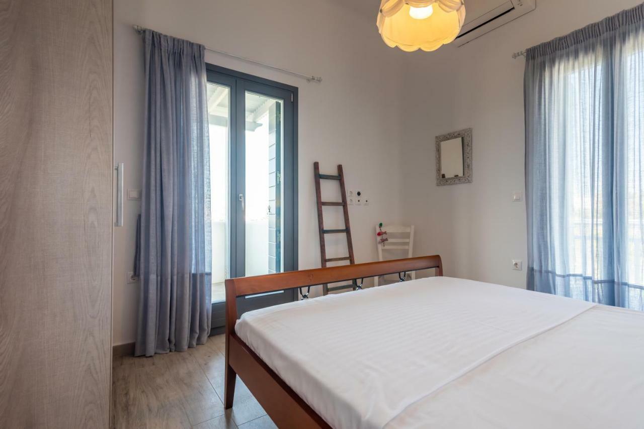 Milian Suite Adamantas  Luaran gambar